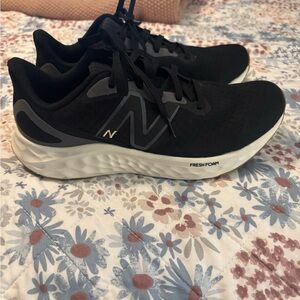 Women’s New Balance Fresh Foam - size 8